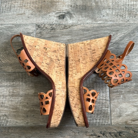 Tory Burch perforated brown cork wedge sandals. Size 11. - Picture 14 of 16